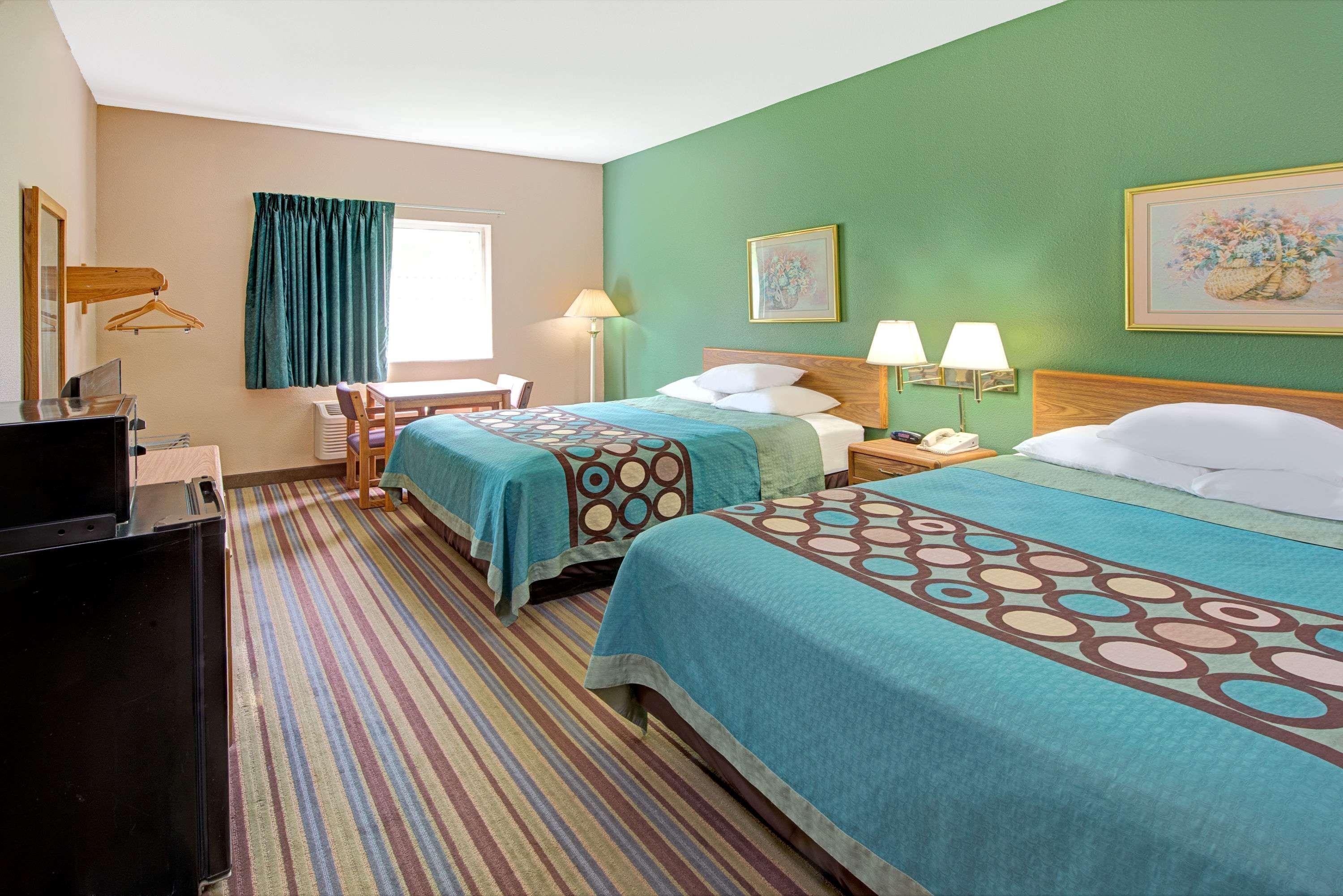 Super 8 By Wyndham Pontoon Beach Il/St. Louis Mo Area Exterior photo