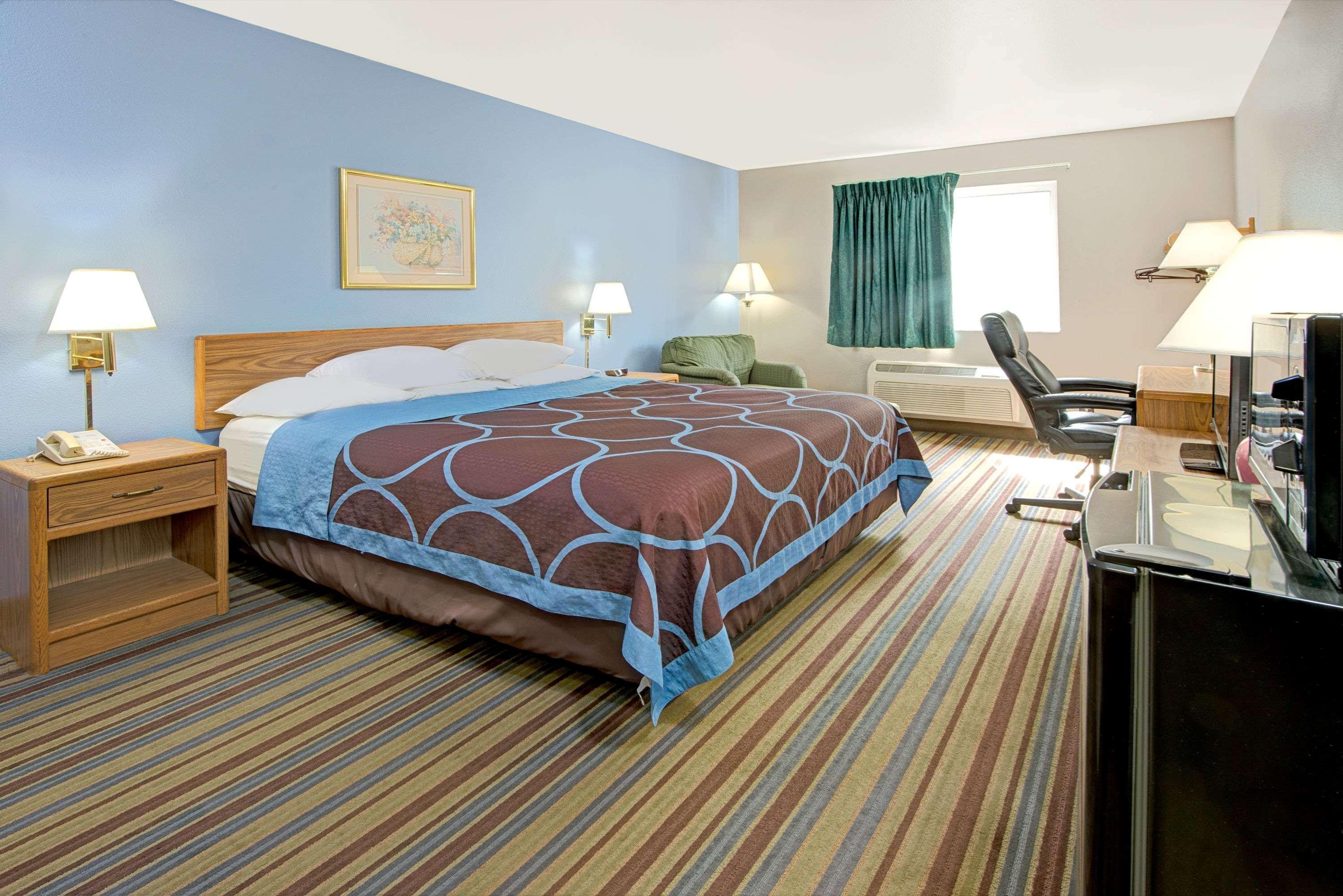 Super 8 By Wyndham Pontoon Beach Il/St. Louis Mo Area Exterior photo