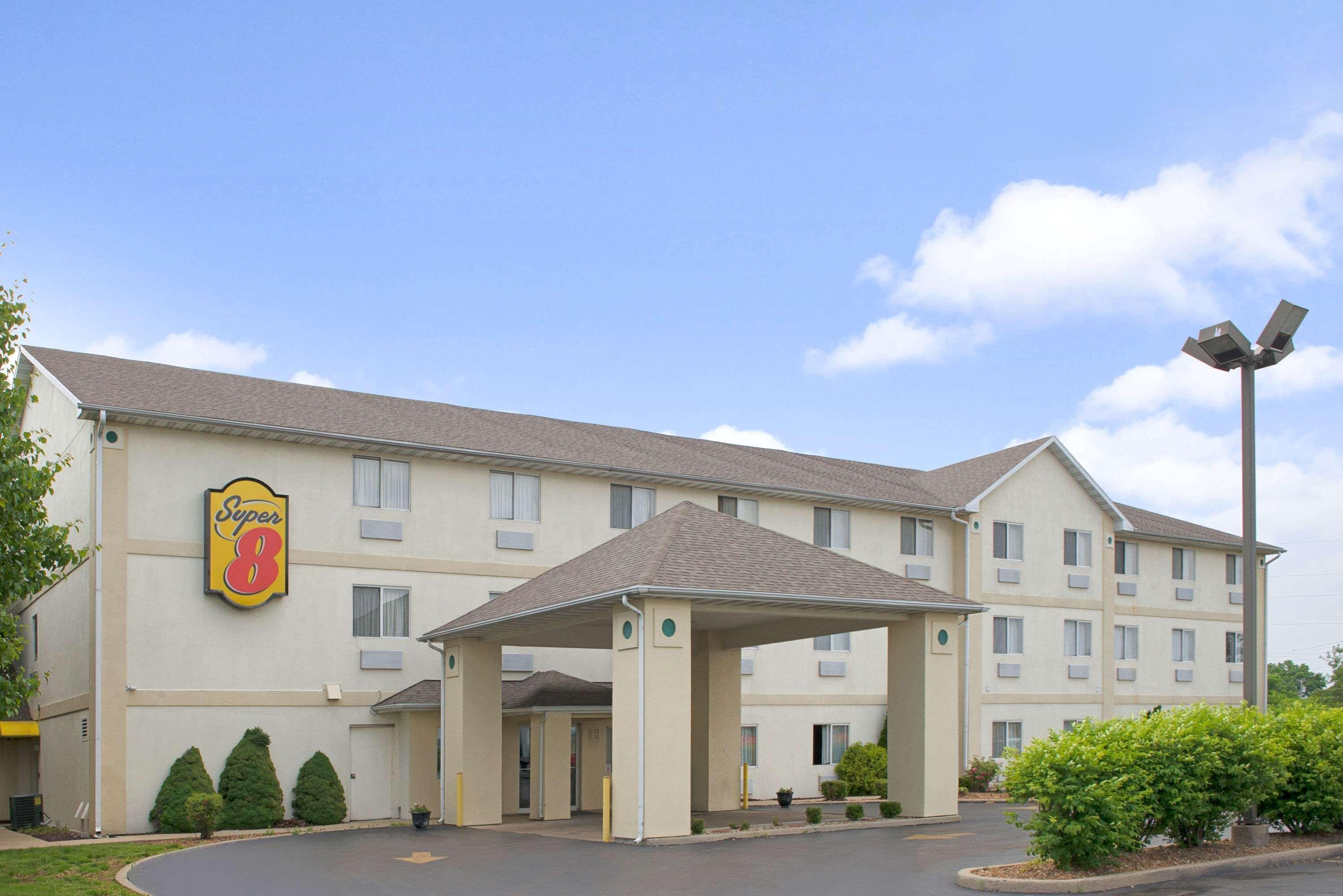 Super 8 By Wyndham Pontoon Beach Il/St. Louis Mo Area Exterior photo