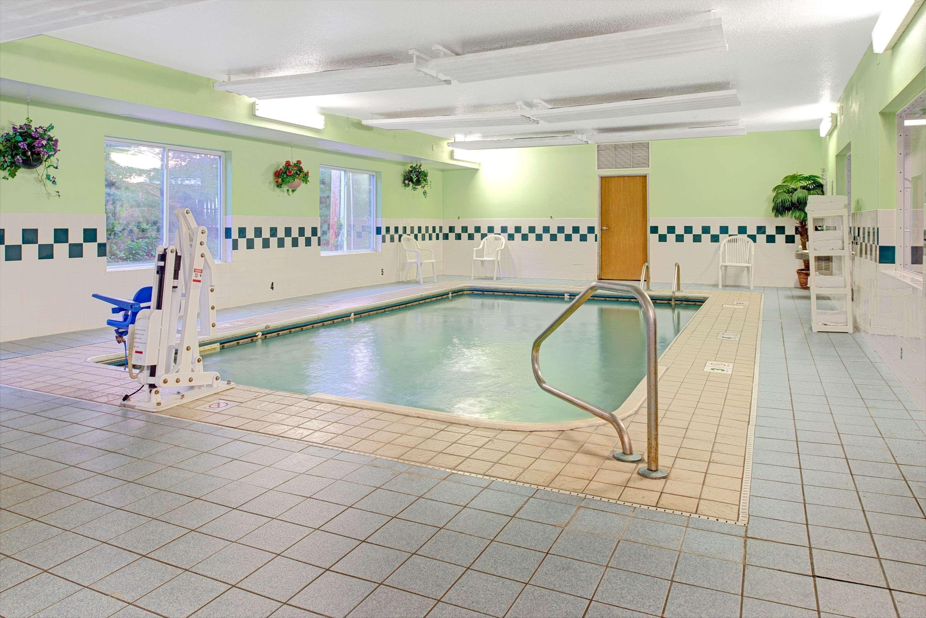 Super 8 By Wyndham Pontoon Beach Il/St. Louis Mo Area Exterior photo